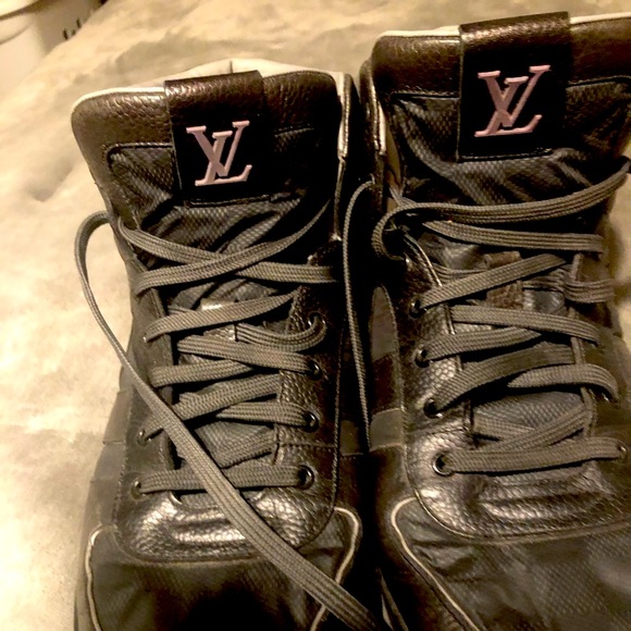 Louis Vuitton Sneakers - Picture 2 of 6